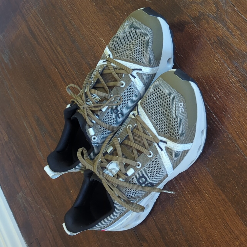On Cloudsurfer Trail Shoe size 10